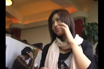 ホテルで暴れまくるように性行為する尻軽な素人お姉さん