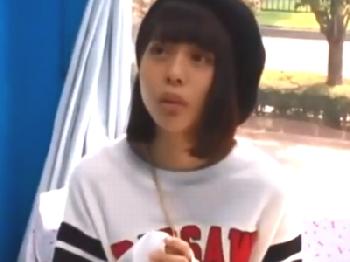 謝礼金に惑わされ草食男子のお悩みペニスを膣へと受け入れる素人娘