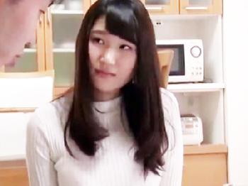 パソコン修理業者とセックスする綺麗な人妻