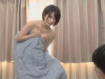 同僚が部屋においていった豊乳オフィスレディと朝から性行為