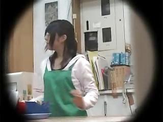 本屋のメガネ店員に痴漢したら‥予想外の展開にW