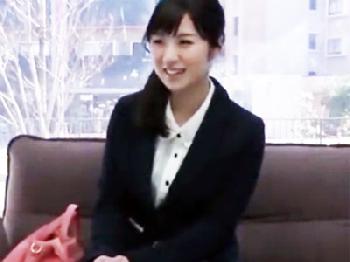 短小で早漏の男として価値のない上司にも優しく早漏改善サポートしてくれる美女会社員