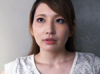 凄く綺麗な人妻が近所のボロアパートに住むミドルエイジ男性と本能のまま性的欲望剥き出し浮気交尾