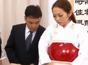稀代の美女剣士が男に勝負で敗北してしまい理不尽交尾