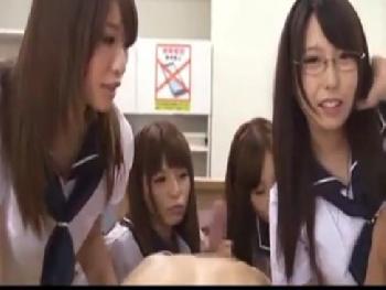 性的欲望の塊な痴女女子校生4人と放課後逆ハーレム乱交SEXでハメ比べ