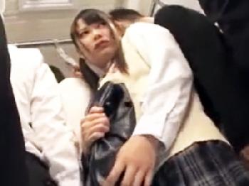 痴漢され陰部に媚薬を塗られた美少女女子校生が自ら強姦ペニスを受入れてしまうW