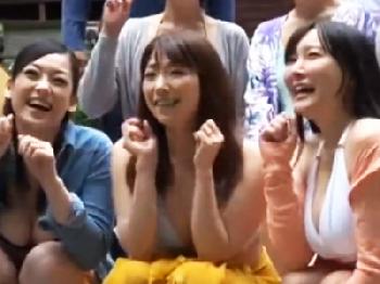 父の後妻の巨乳に優しく誘われ近親中出し