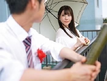 見た目は清楚なくせに自分からディープキスを生徒に強要する変態家庭教師