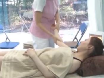 マッサージと偽って素人女性器に避妊具なしで挿入→結末