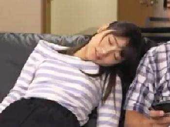 酒で深酔いして起きないのをいい事に義妹を犯するクズ義兄W