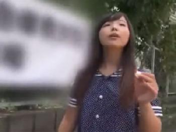 帰宅途中の童顔美少女がナンパされて→禁断の強引コンドーム未装着の膣射性交