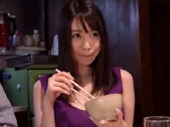 こんな顔しながら机の下では足でペニス刺激してくる義母と一緒にお風呂から近親性交に