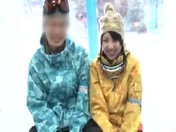 カップルで遊んでた彼女をマジックミラー号に連れ込み中出し