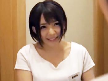 ビジネスホテルのマッサージ師の谷間チラで性的興奮して耐えきれずに凌辱決行W