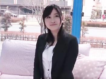 性的欲望の塊な人妻が息子を甘く誘い中出し近親交配