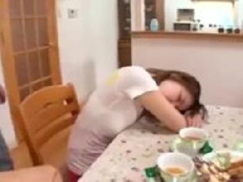 加湿器に混ぜた媚薬で意識を失った女たちを拘束強姦!!