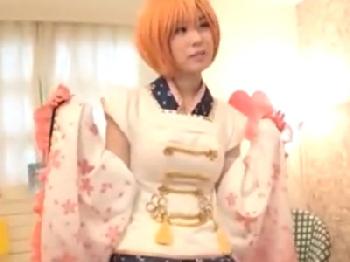 ふしだらなコスプレイヤーは絶妙なフェラチオ技術も超一級!!