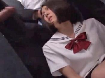 満員電車で屑痴漢に顔面射精された巨乳女子校生