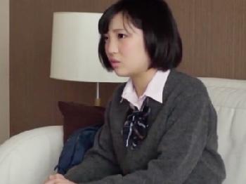 当たり屋に騙されてホテルに来た女子校生へ婦女暴行