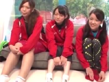 強化合宿中の女子大生をナンパ→マジックミラー号に連れ込み遠慮なく性行為