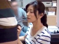 夫公認の寝取られ乱交に秘めた性行為への欲求を初めて見せる奥さん