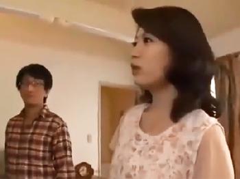 ショートヘアが似合いすぎる魅力的な女子校生が優しくリードしてくれるる熱々な交尾