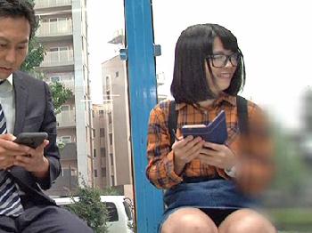 万引きしたマダムを捕まえ全裸にひん剥いて土下座SEXを強要