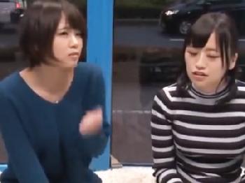 女の子が笑顔で気持ち悪い男の臭精液を次々浴びていくぶっかけ性交