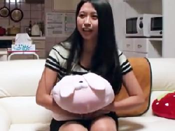 終電逃した美女を自宅まで送って部屋に上がり込みそのままハメ撮り!!W