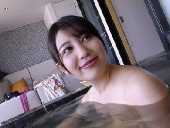 不貞人妻と危険な温泉旅行→広告代理店を経営する夫を放っておいて大声で喘ぎ浮気