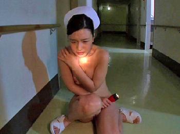 病院で全裸で露出散歩させられ輪姦されるナース