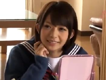 兄の友人を官能的に誘い子宮への直接射精まで許容する女子校生妹