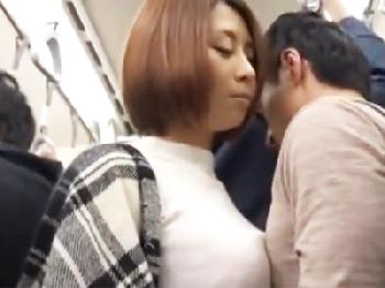 巨乳おっぱいでフル勃起!!密着して擦りつけてたら痴女られ性行為に発展にW