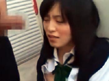 満員電車で痴漢された挙句、否応なしに降車させられ青姦性的凌辱される美少女女子校生