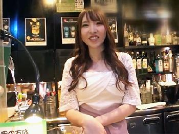 激チャラいバーテン美女とほろ酔いでホテル直行!!