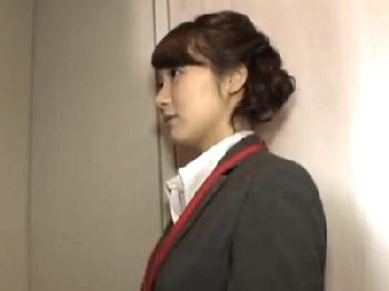 大人しそうな巨乳女性会社員が作業員に犯され女性器の最奥女陰へ直射精で潮吹き絶頂W