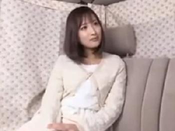 やり手軟派男が素人人妻をホテルに連れ込みコンドーム未装着で膣射性交