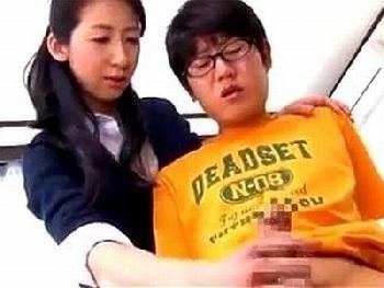 母親自ら息子の性教育!!年頃になった男を大人の男にする熱心ママ