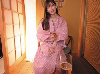 ずっと憧れていた同僚女子と朝まで2人きり。ここぞのチャンスに衝撃の10連発で首ったけにW