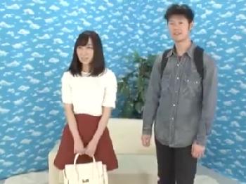 ベロチューをしながら熱い性交を繰り広げる素人カップル達W