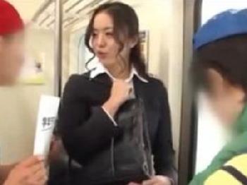 ムラっときた男の子に痴漢に性的暴行される巨乳女教師