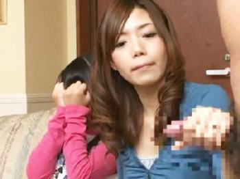 巨乳美容師が客を甘く誘い店内でゴムなし挿入