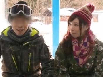 彼氏と一緒に遊びに来ていた素人美女がマッサージと称した性交で簡単寝取られ絶頂