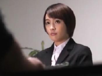 仕事ができない事を理由に先輩から性的凌辱される美少女性会社員