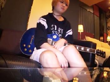 乳首で陰茎を包み込む新感覚パイズリ!!