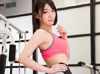 レギンスから溢れる牝肉!!ガチムチトレーナーのペニスを2人も咥えて膣内まで鍛える淫らな人妻