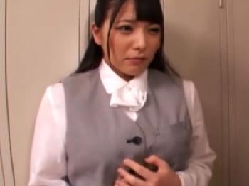 間違いを帳消しにする代わりに性奉仕を強要され尺八する美少女性会社員
