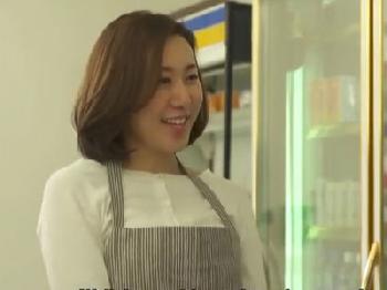 普段は真面目に主婦をしているのに夜になると淫らになる巨乳人妻