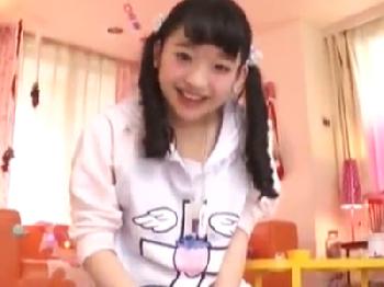 キュートな妹に色仕掛けされて辛抱出来ずに種付けする変態兄