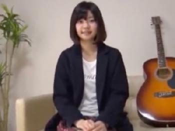 歌手志望の美少女が何かの間違いでAVデビュー